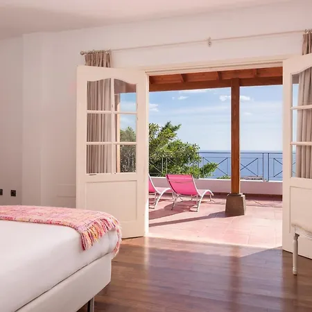 Spacious, Well Appointed, In A Wonderful Raised Location And Stunning Sea Views Vila Costa Adeje (Tenerife)