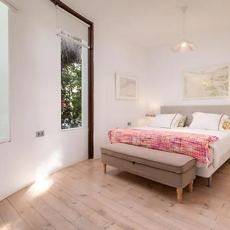Vila Spacious, Well Appointed, In A Wonderful Raised Location And Stunning Sea Views