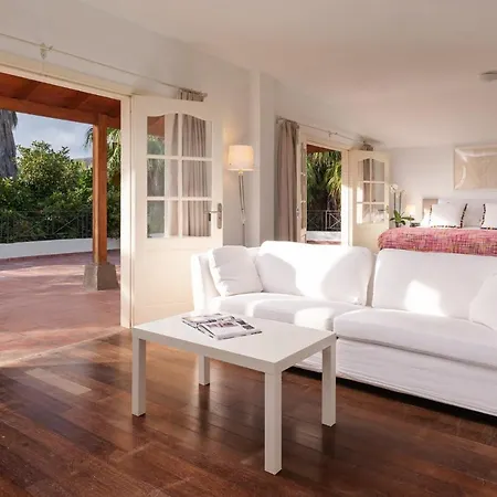 Vila Spacious, Well Appointed, In A Wonderful Raised Location And Stunning Sea Views *